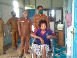 Bupati Irfendi Arbi Langsung Bantu Usman Kursi Roda