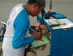 Penjual Putu dan Pilkada
