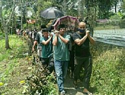 Ribuan Pelayat Hadiri Pemakaman Wali Nagari Pariangan