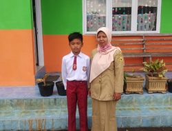 Siswa SDN 02 Pariangan Peroleh Beasiswa Indah Cargo