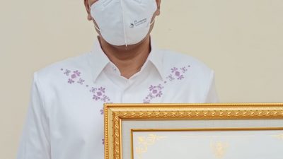 Awali Tahun Baru, Bupati Irfendi Arbi Raih Penghargaan Peduli HAM