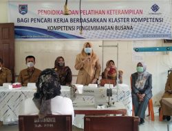 Melalui Pokok Pikiran Wulan Denura, 25 Penjahit Dapat Pelatihan Pengembangan Busana