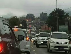 Oto Bahendek Hendek Di Daerah Pasa Rabaa