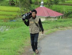 Tim Dokumenter Jurnal Minang Dokumentasikan Kincir Tradisional di Pariangan