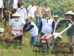 Bupati Tanah Datar Launching Bajak Gratis