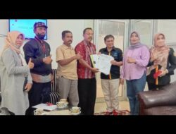 Siaran Pers PKN RI Tanah Datar: PPID Pemkab Tanah Datar Akhirnya Serahkan Data ke PKN RI