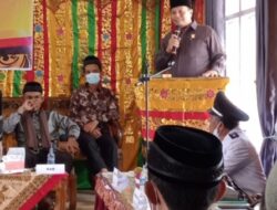 Saidani, SP Anggota DPRD Tanah Datar Berikan Sambutan pada Acara Pelantikan Wali Nagari Pariangan
