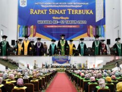 Jelang Menjadi UIN, IAIN Batusangkar Wisuda 711 Orang Sarjana