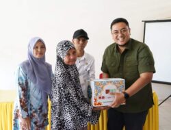 Wabup Richi Aprian Salurkan Bantuan Paket Sembako dari Emersia Group