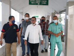 Bupati Lakukan Sidak ke RSUD M.Ali Hanafiah Batusangkar pada Hari Libur