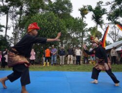 Bupati Hadiri Acara Gotong Royong Warga di Lintau Buo Utara