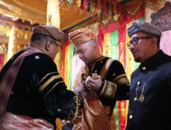 Kapolda Sumbar Diberi Gelar Kehormatan Adat Oleh Tampuak Tangkai Alam Minangkabau