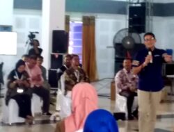 Sandiaga Uno Berikan Motivasi untuk Peserta Pelatihan Ekonomi Kreatif di Batusangkar