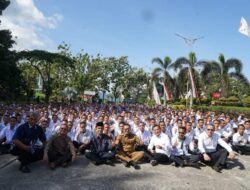 Bupati Eka Putra Beri Motivasi Mahasiswa Politeknik Negeri Padang