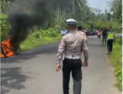 Satu Unit Sepeda Motor Terbakar di Kawasan Bukit Gombak, Batusangkar
