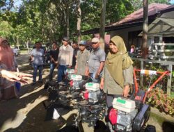 18 Kelompok Tani Terima Bantuan Alsintan dari Anggota DPRD Sumbar