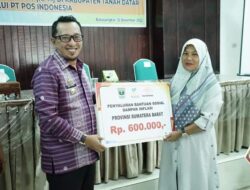 Pemkab Tanah Datar Serahkan Bansos Bagi 124 Orang KPM dari Kec. Sungai Tarab