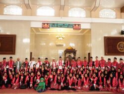 Wabup Richi Aprian Lepas  100 Orang Jamaah Umrah