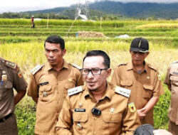 Erupsi Marapi Masih Tinggi, Bupati Eka Putra Turun ke Lapangan dan Ingatkan Masyarakat