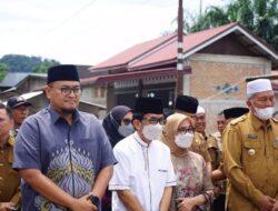 Wabup Richi Aprian dan Owner Emersia Merry Wati Hadiri Peresmian Mesjid Raya Kajai