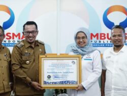 Pemkab Tanah Datar Raih Penghargaan Kepatuhan Standar Pelayanan Publik dari Ombudsman