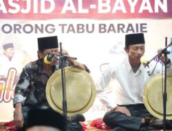 Masyarakat Nagari Paninjauan Tampilkan Salawaik Dulang, Bupati Berikan Apresiasi