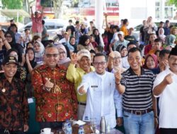 Wamenaker bersama Bupati Tanah Datar Lepas Perantau Padang Laweh Kembali ke Perantauan