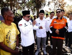 Bupati Bersama Ketua BAZNAS Tanah Datar Bantu Korban Kebakaran di Batipuh