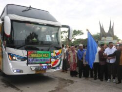 Wabup Rizki Kurniawan Nakasri Lepas Keberangkatan 274 Jemaah Haji Kab. Limapuluh Kota Menuju Tanah Suci