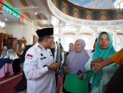 Bupati Tanah Datar: Keluarga Penerima PKH Harus Bangkit dan Sukses