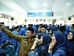 Bupati Tanah Datar Lantik Secara Masal 241 orang Tenaga Kependidikan dan Jabatan Fungsional