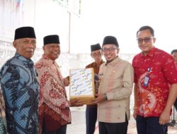 Bupati Eka Putra Kukuhkan Pengurus PWRI Tanah Datar Periode 2023-2028