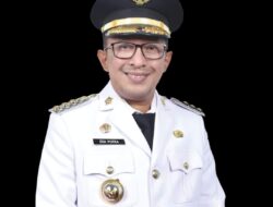 Bupati Tanah Datar Diberi Penghargaan Sebagai Tokoh Penggerak Koperasi Madya