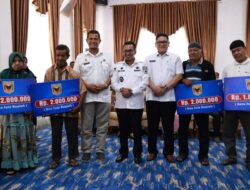 Pemkab Tanah Datar Salurkan Bantuan Stimulan untuk Masyarakat