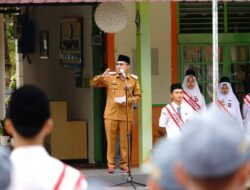 Bupati Jadi Pembina Upacara dan Beri Motivasi kepada Siswa SMAN 2 Batusangkar