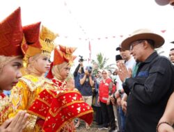 Bupati Tanah Datar Terpesona dengan Gelaran GP Sawah Kantalunya di Lintau