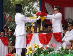 Upacara Peringatan Detik Detik Proklamasi di Tanah Datar Berjalan Sukses, Bupati Serahkan Beberapa Penghargaan
