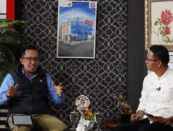 Raih Berbagai Penghargaan, Bupati Tanah Datar Diundang Padang TV