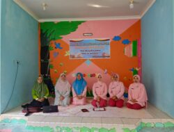 Dr.Wahidah Fitriani Berikan Materi Parenting di TK Bhayangkari Batusangkar