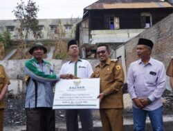 Korban Kebakaran di Rao Rao Peroleh Bantuan dari BAZNAS Kab. Tanah Datar