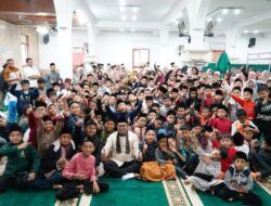 Bupati Hadiri Subuh Berjamaah di Mesjid Raya Lantai Batu, Batusangkar