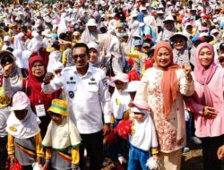 Sebanyak 4.555 Murid TK se-Tanah Datar Gelar Senam Masal di Istano Pagaruyung, Bupati Berikan Arahan Bersama Bunda PAUD
