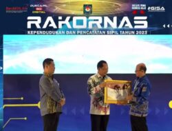 Dinas Dukcapil Tanah Datar Kembali Raih Penghargaan Nasional