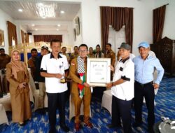 Bupati Beri Apresiasi Kepada Pengelola Pasar Simabur yang Sudah Meraih Juara