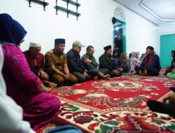 Bupati Tanah Datar Bersama Forkopimda Takziah ke Rumah Duka Korban Erupsi Marapi