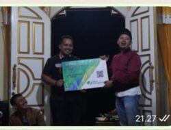 Erick Hamdani, SE Dt.Ambasa Serahkan Ribuan Kartu Jamsostek Mandiri kepada Masyarakat Tanah Datar