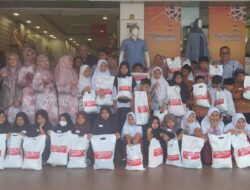 H.Yulhendri Perantau Sungayang Santuni 111 Orang Anak Yatim