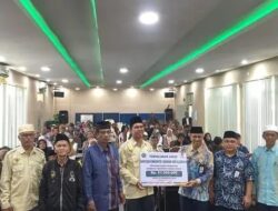 Kemenag Tanah Datar Bekerjasama dengan BAZNAS Salurkan Zakat Rp.51.000.000.