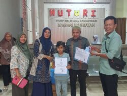 Dinas Dukcapil Tanah Datar Berikan Bantuan dan Siapkan Dokumen Dokumen Kependudukan Pengganti Yang Rusak Karena Banjir Lahar Dingin