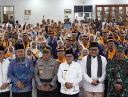 Bupati Eka Putra Lepas 289 Calon Jamaah Haji Tanah Datar ke Tanah Suci
